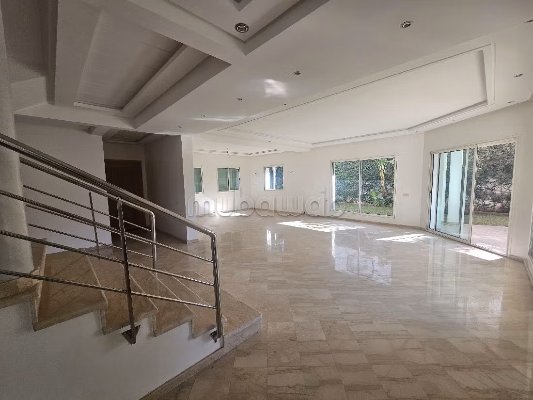 Villa's en luxe woningen beschikbaar. 5 Kamers. Verwarming