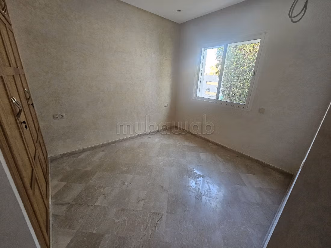 Villa's en luxe woningen beschikbaar. 5 Kamers. Verwarming