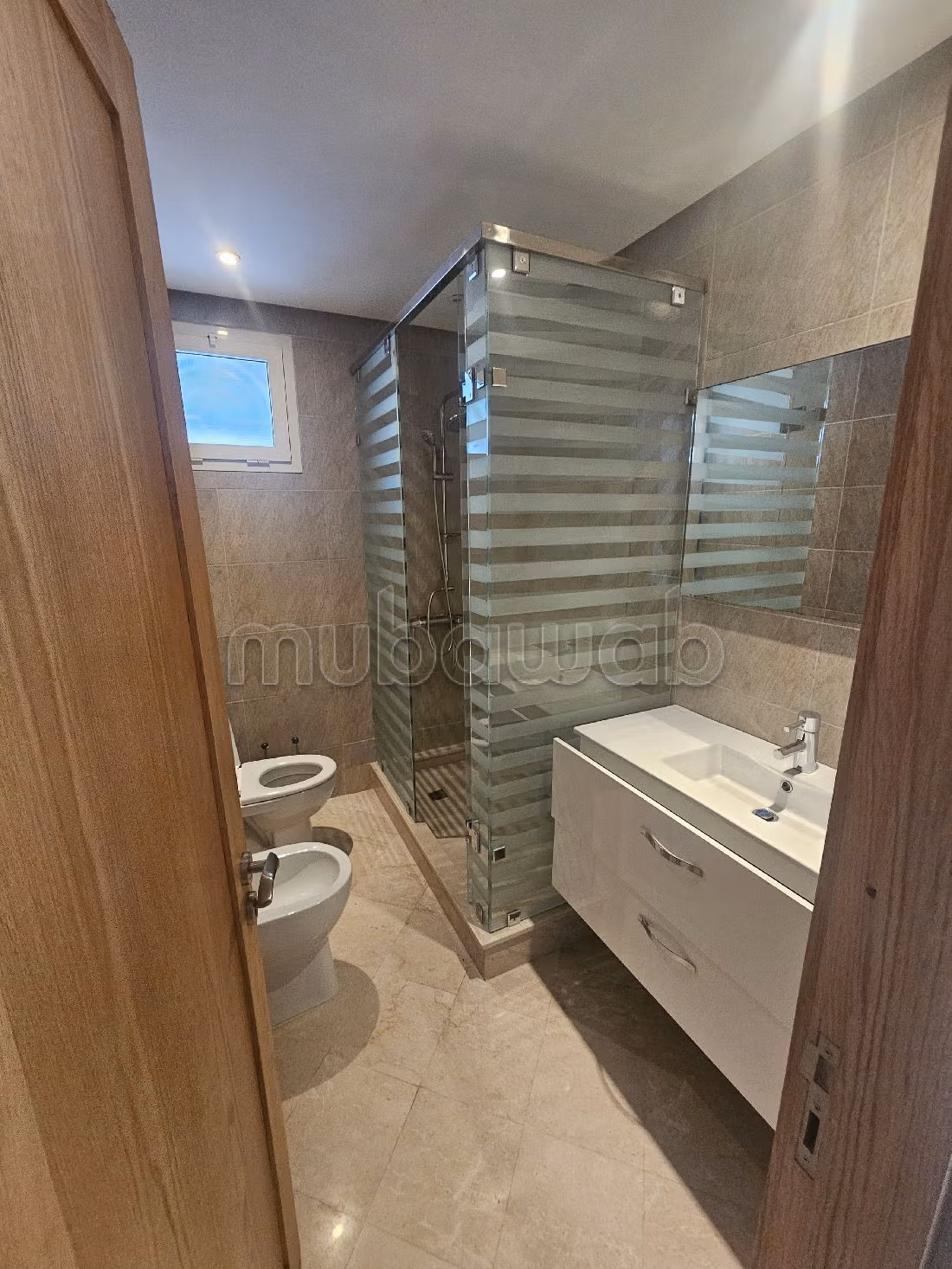 Villa's en luxe woningen beschikbaar. 5 Kamers. Verwarming