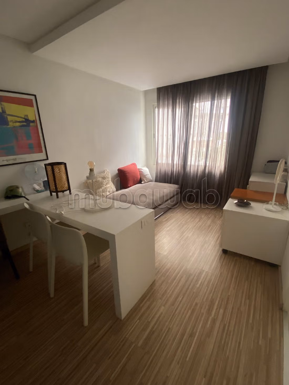 Bonito piso en venta en Bourgogne Est. 1 dormitorio. Jardín y ascensor.