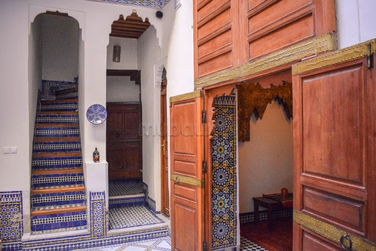 Riads te koop in Talaa. Totale oppervlakte 140 m². Volledig uitgeruste keuken. 