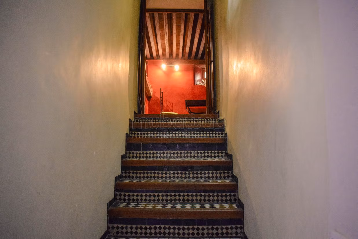 Riads te koop in Talaa. Totale oppervlakte 140 m². Volledig uitgeruste keuken. 