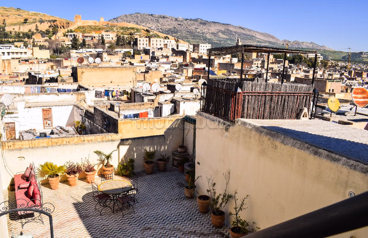 Riads te koop in Talaa. Totale oppervlakte 140 m². Volledig uitgeruste keuken. 
