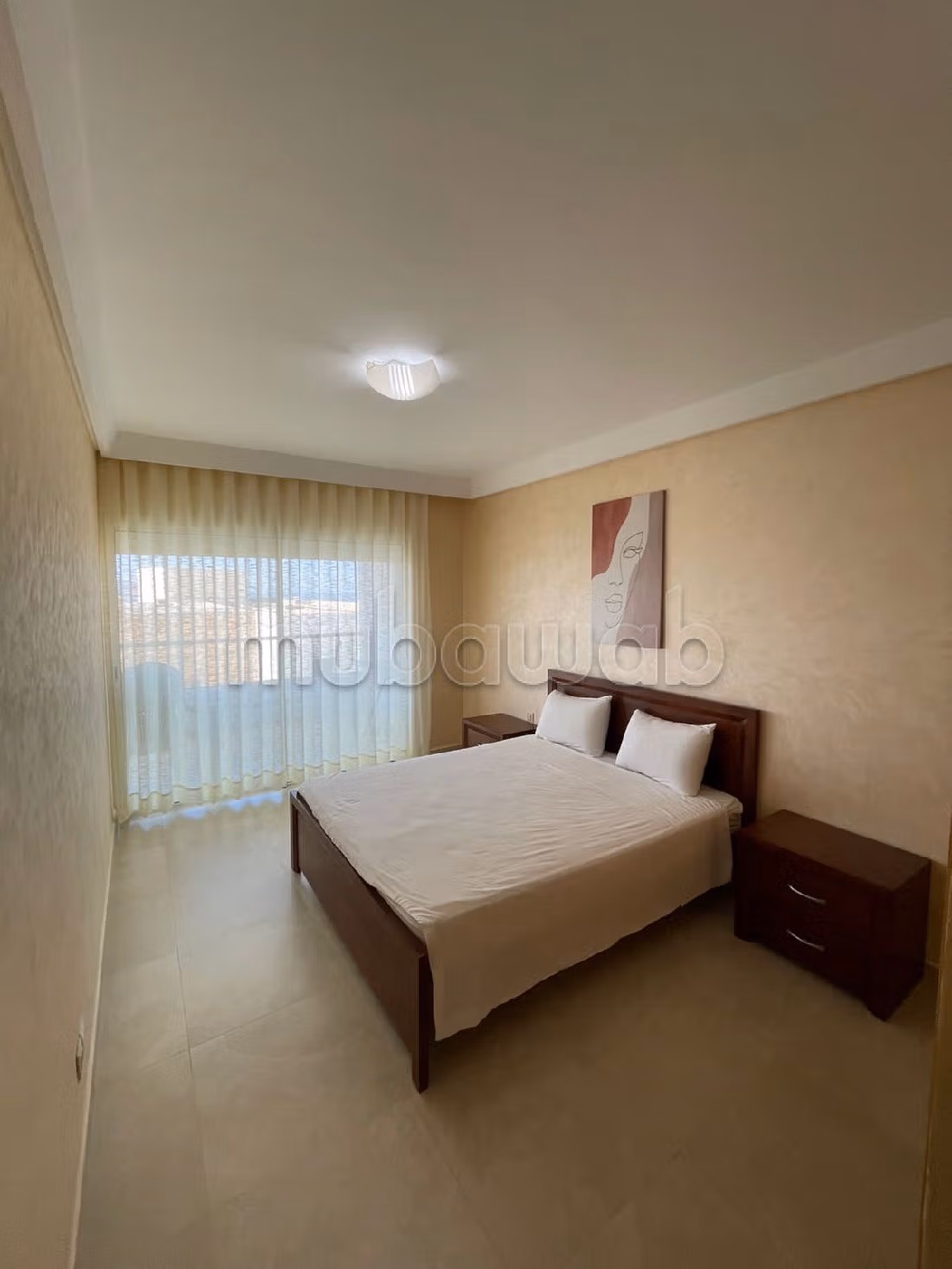 Encuentra un piso en alquiler en Malabata. Area 132 m². Mobiliario nuevo. 