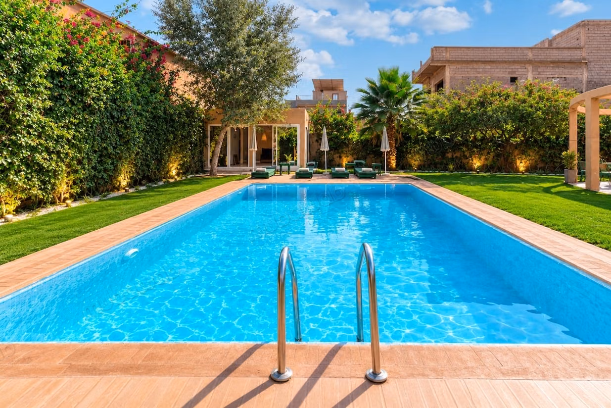 Hermosa villa con piscina en subarriendo o venta