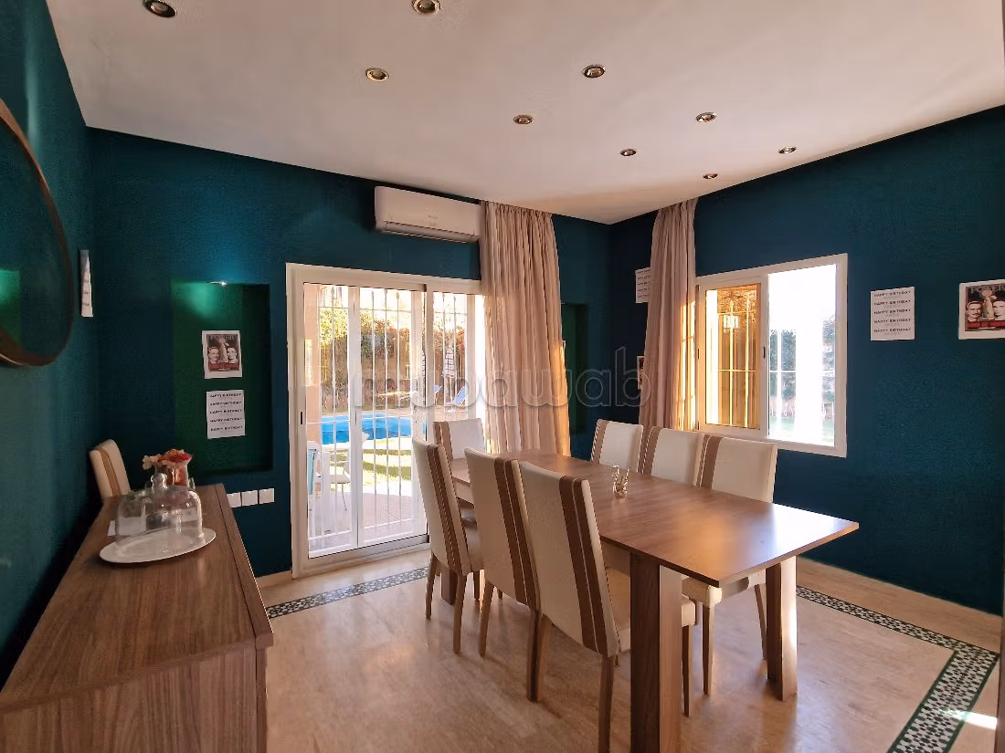 Beautiful villa with pool for sublease or sale
