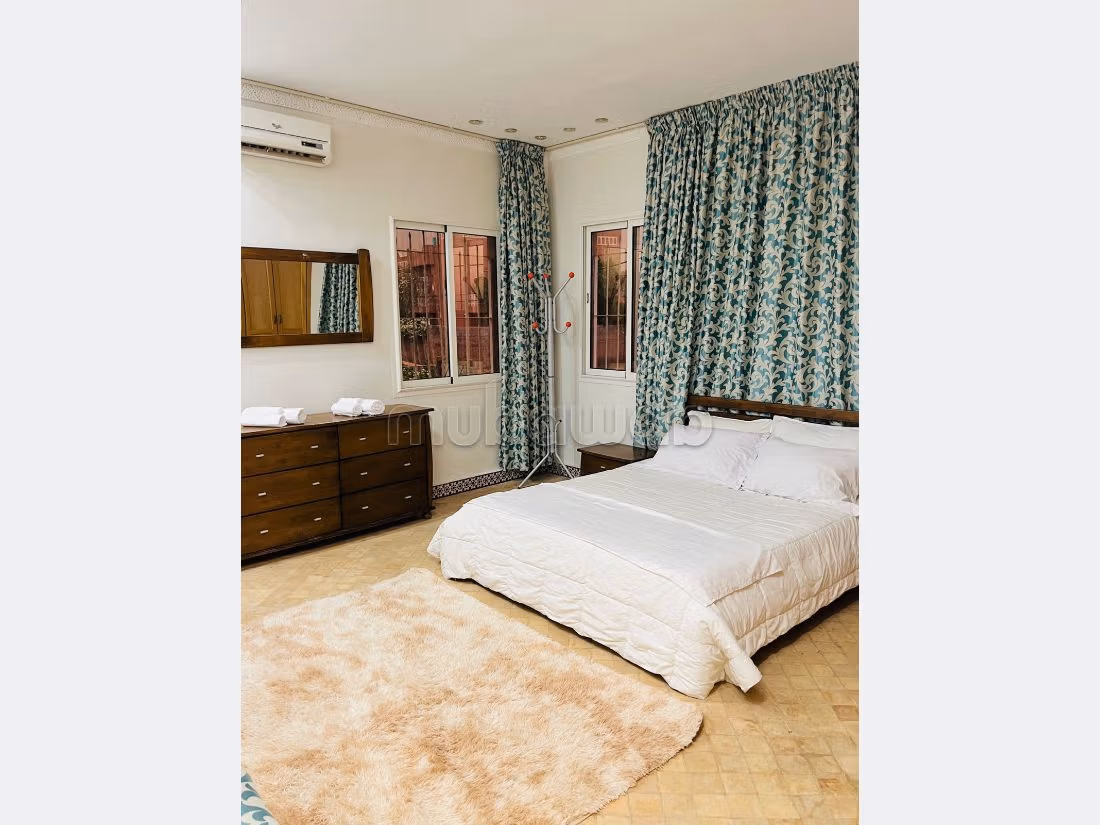Beautiful villa with pool for sublease or sale