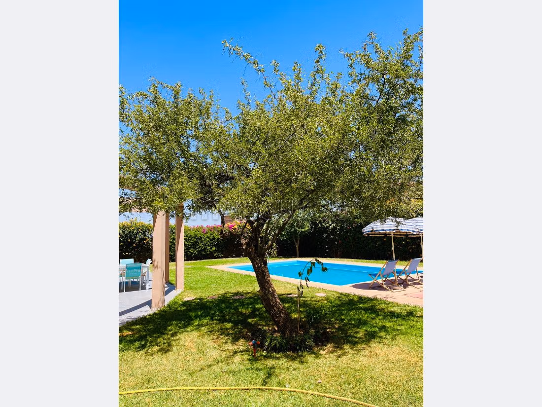 Beautiful villa with pool for sublease or sale