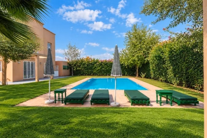 Belle villa avec piscine en sous location Ou vente