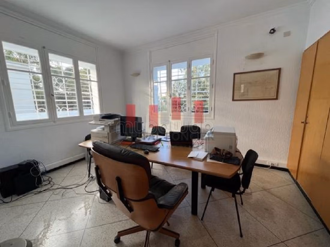 Oficinas en alquiler en Polo. Superficie de 625 m². Climatización general