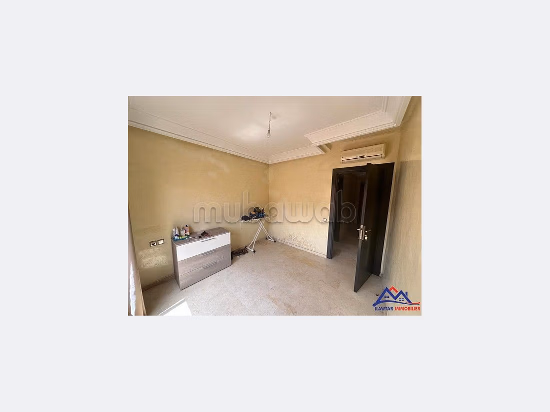 Find an apartment to buy in Guéliz. Large area 87 m². Large swimming pool, General air conditioning