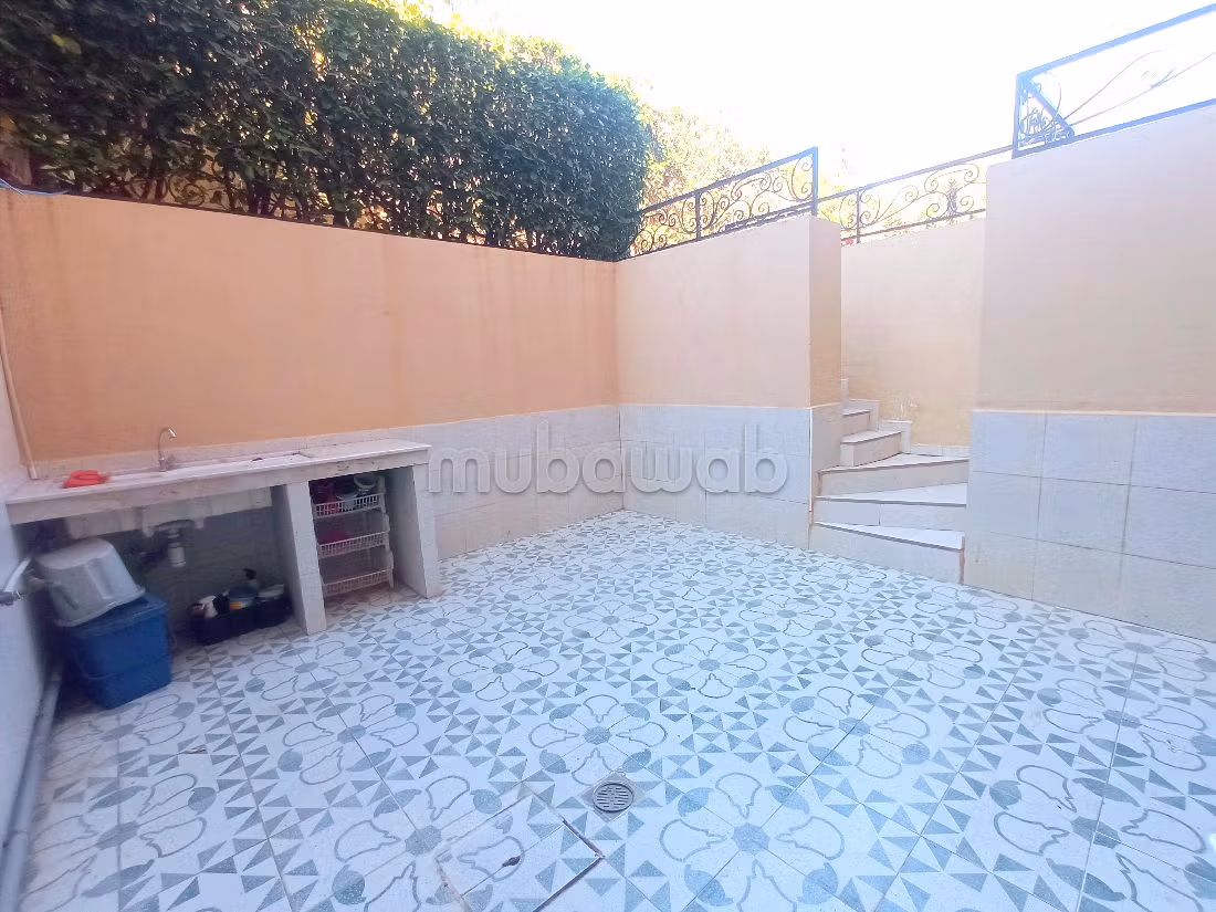 منزل فخم للبيع ب مصمودي. 7 قطع. صالون مغربي تقليدي ، إقامة آمنة