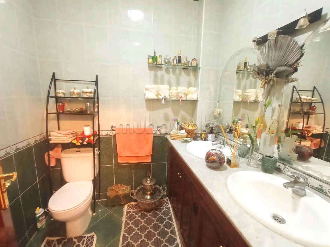 منزل فخم للبيع ب مصمودي. 7 قطع. صالون مغربي تقليدي ، إقامة آمنة