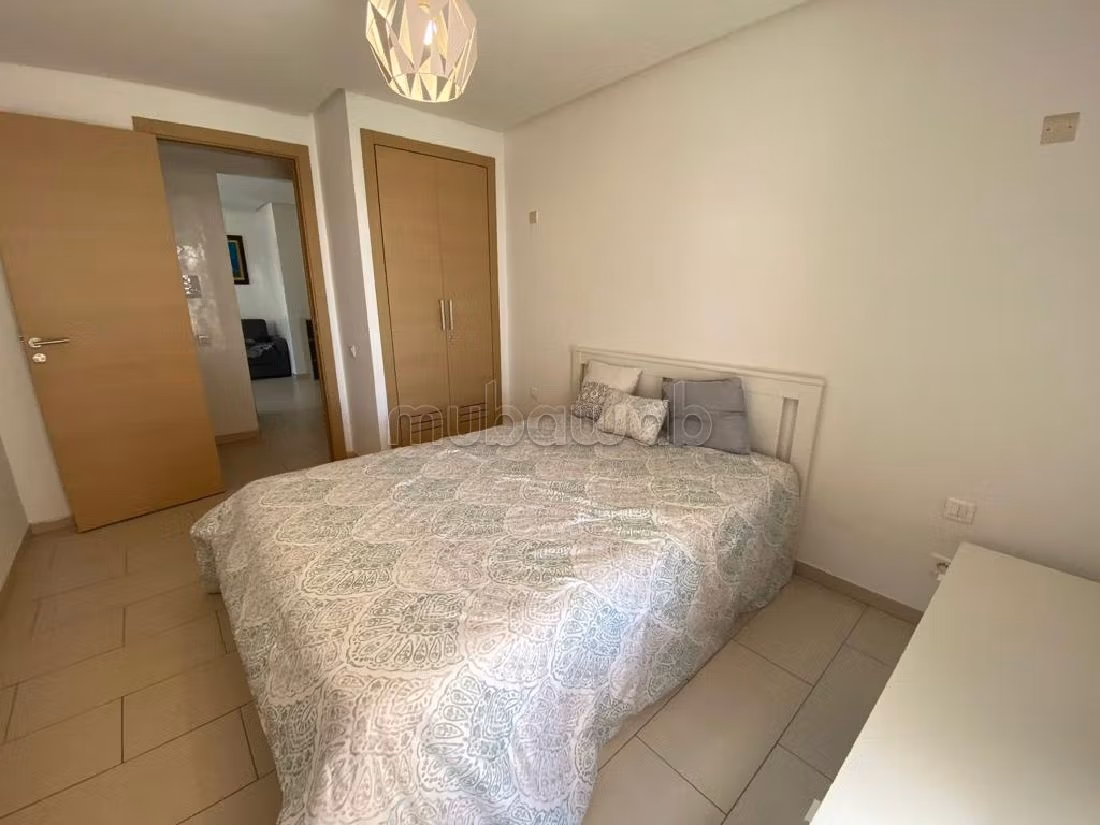 Beau studio étage élevé