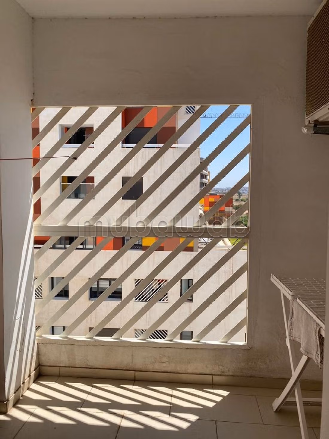 Beau studio étage élevé