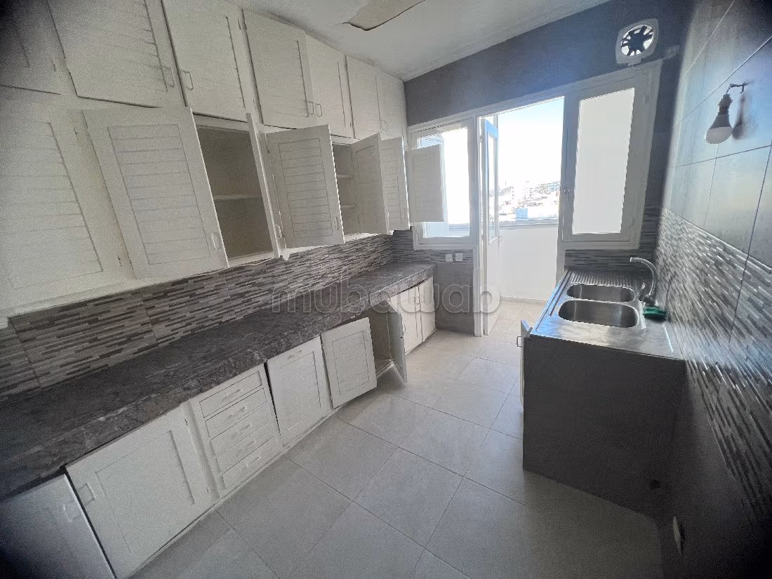 Sell apartment in Aviation - Mabella. 5 rooms. Modern living room.