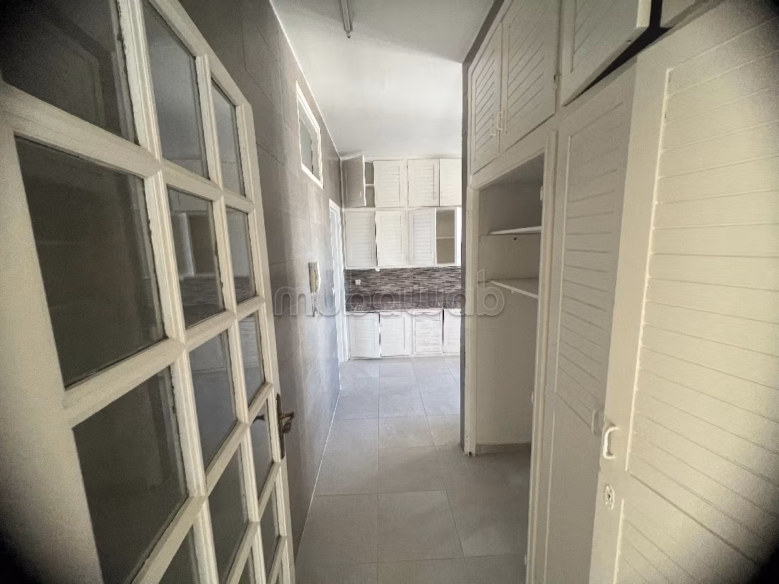 Sell apartment in Aviation - Mabella. 5 rooms. Modern living room.