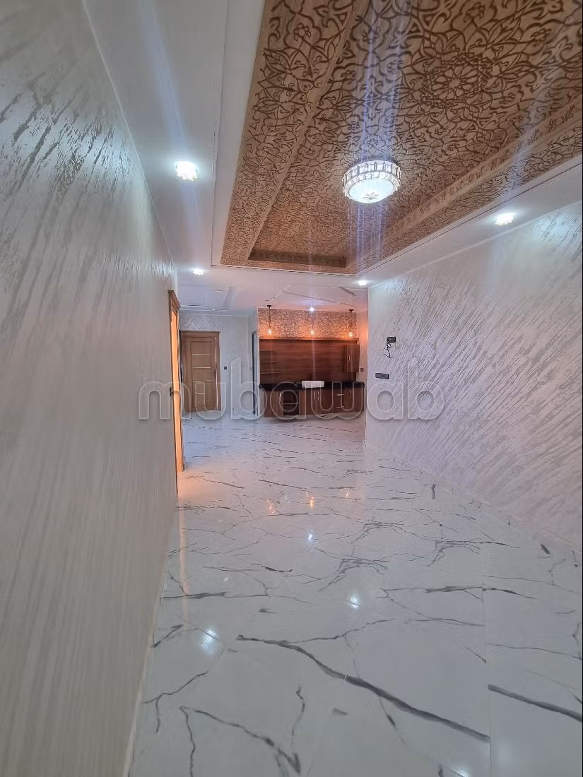 Appartement à vendre à Hay zitoune. 3 pièces. Porte blindée, sécurité