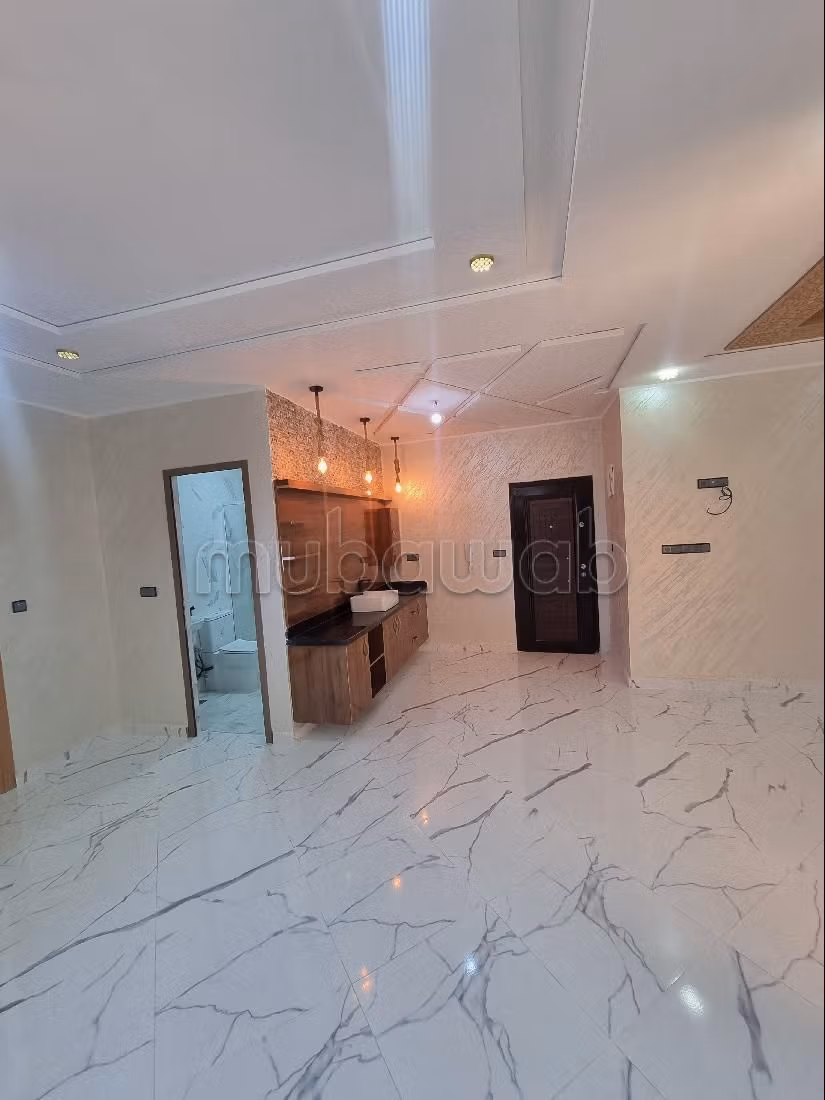 Appartement à vendre à Hay zitoune. 3 pièces. Porte blindée, sécurité