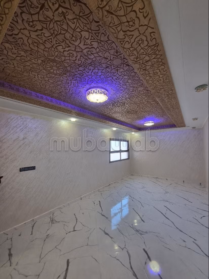 Appartement à vendre à Hay zitoune. 3 pièces. Porte blindée, sécurité