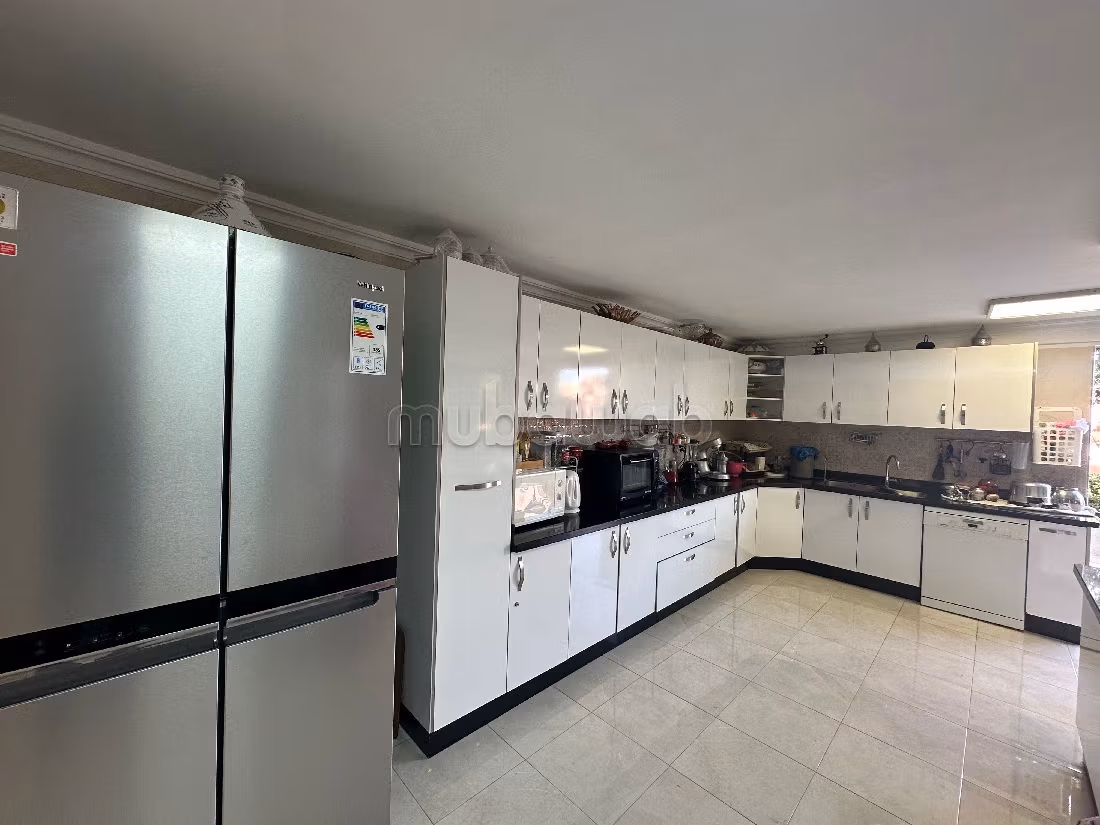 Luxury Villa for sale in Ennakhil (Palmeraie). 7 lovely rooms. Furnishings.