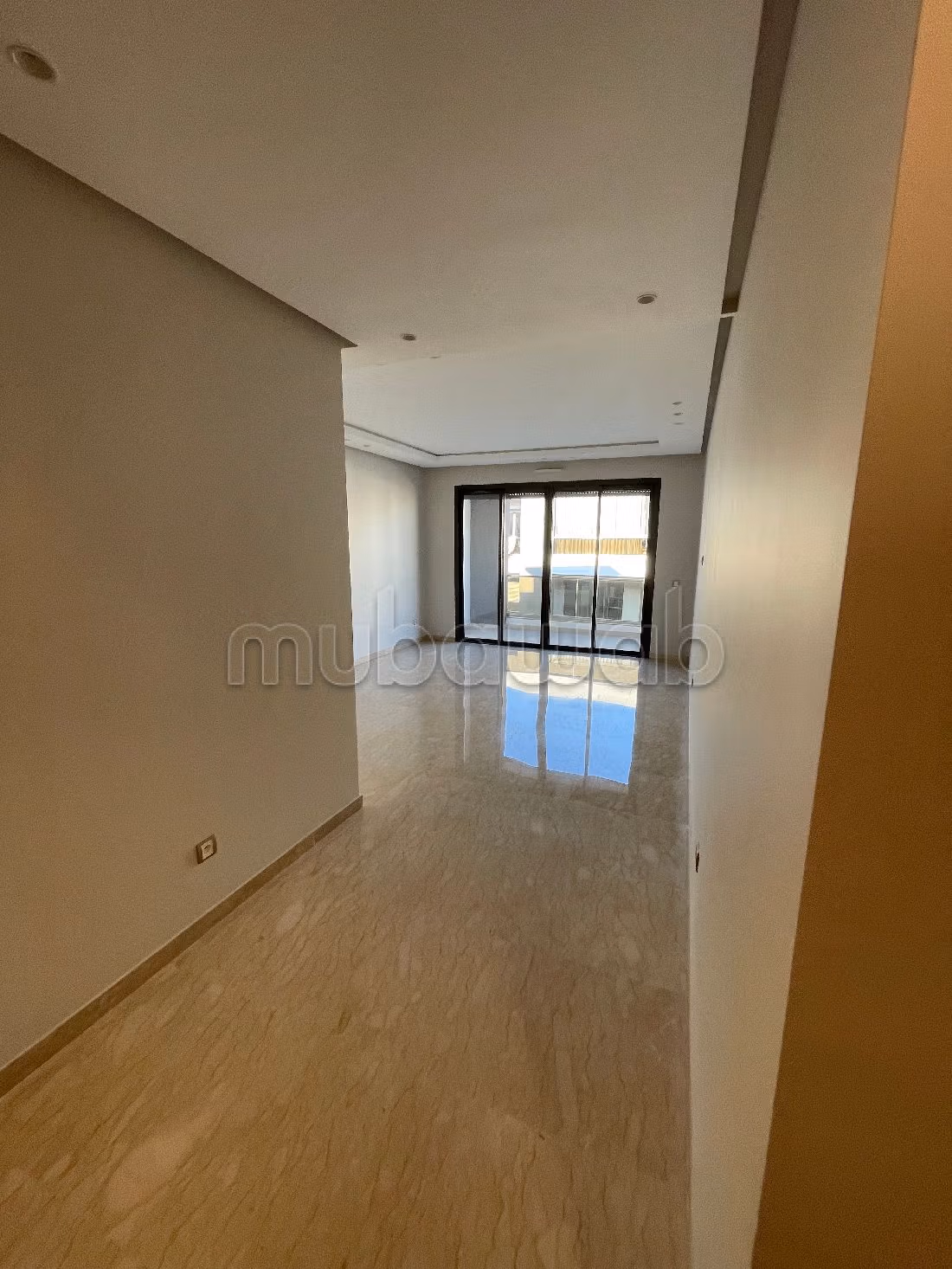 Appartementen huren. Oppervlakte 140 m². Dubbel glas, verwarming.