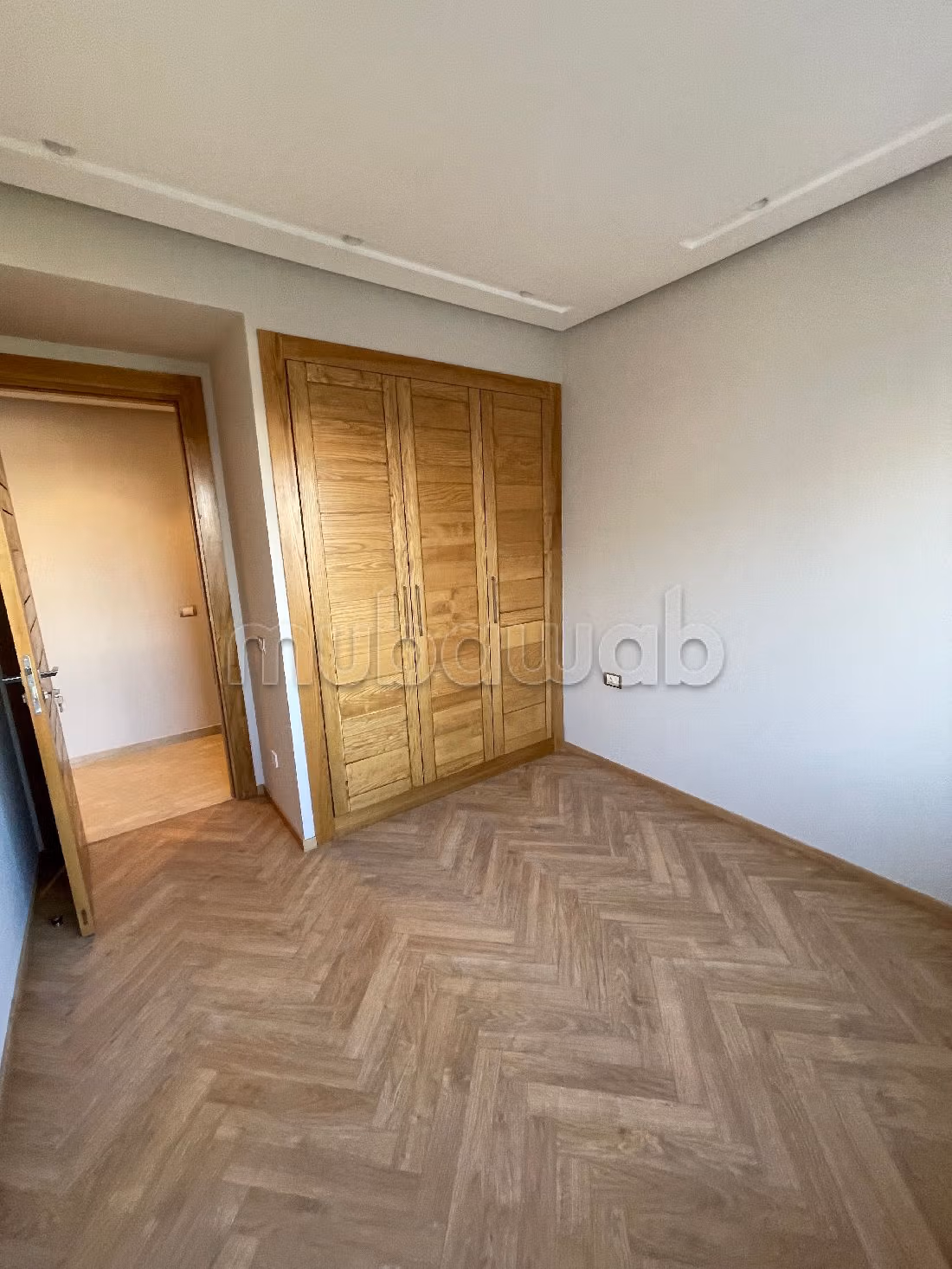 Appartementen huren. Oppervlakte 140 m². Dubbel glas, verwarming.