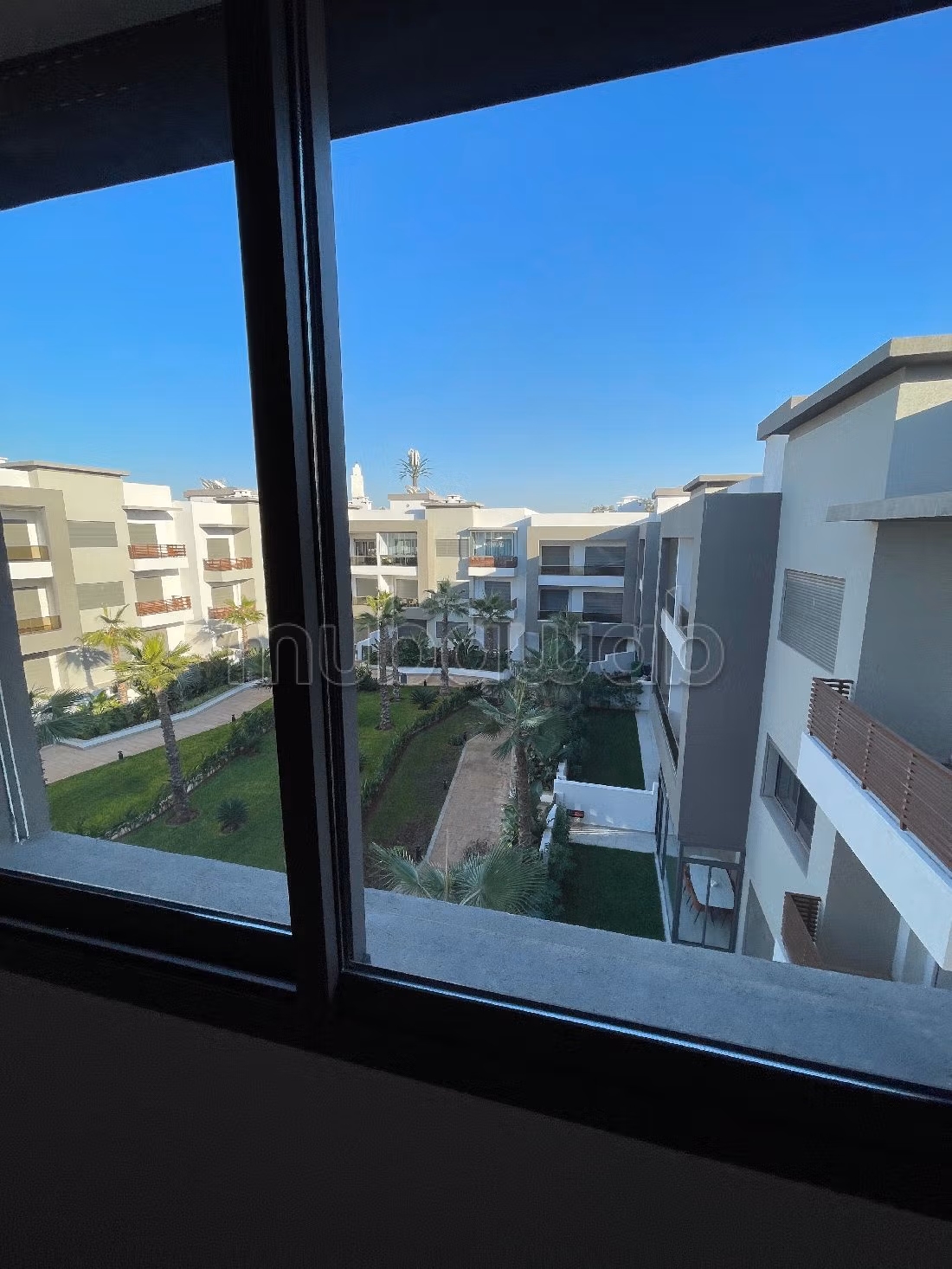 Appartementen huren. Oppervlakte 140 m². Dubbel glas, verwarming.