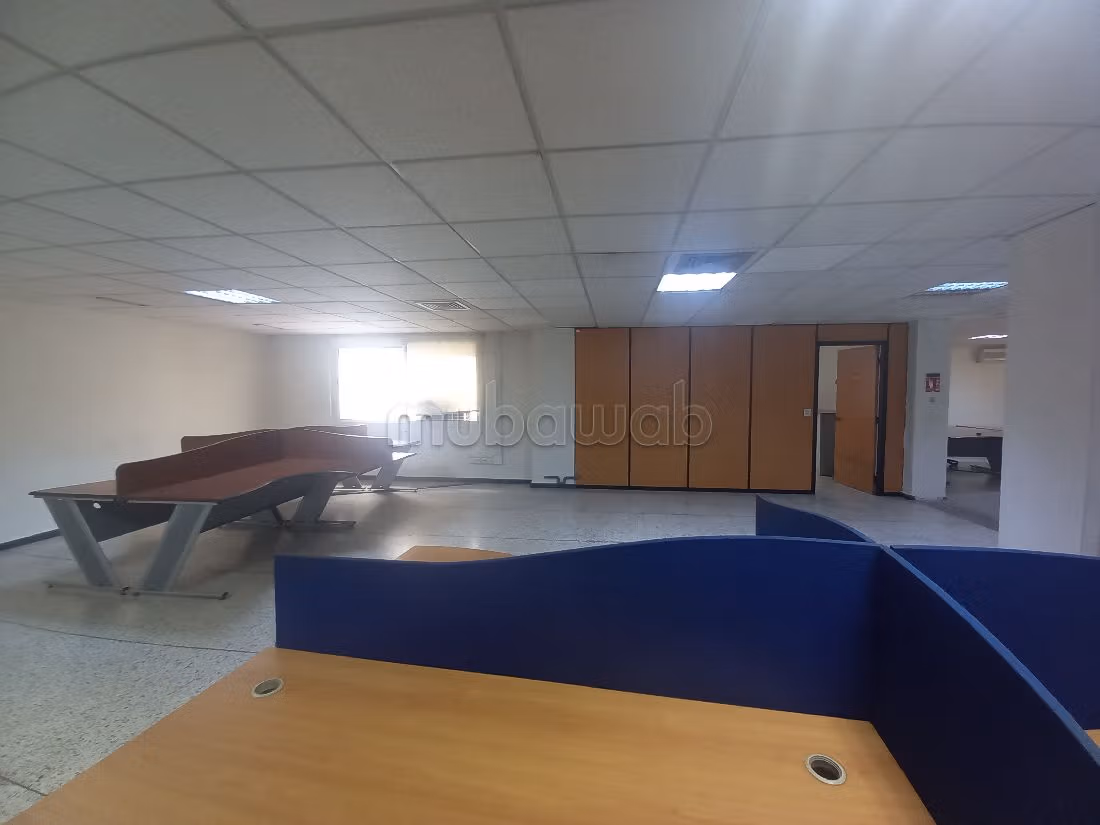 Comodo ufficio in affitto a Palmier. Superficie 483 m². Impianto di aria condizionata e servizio di conciergerie. 