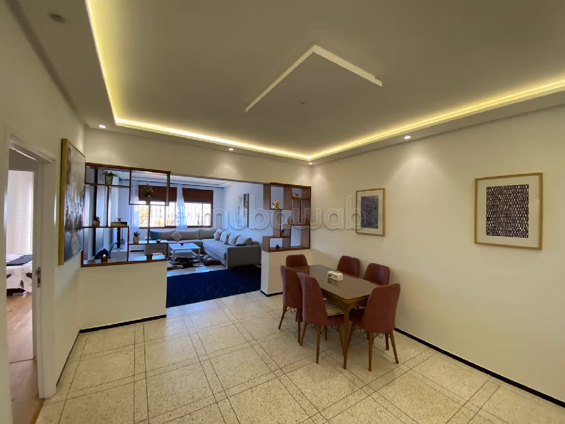 شقق للكراء بملابطا. 3 قطع رائعة. باب متين ومدفئة مركزية.