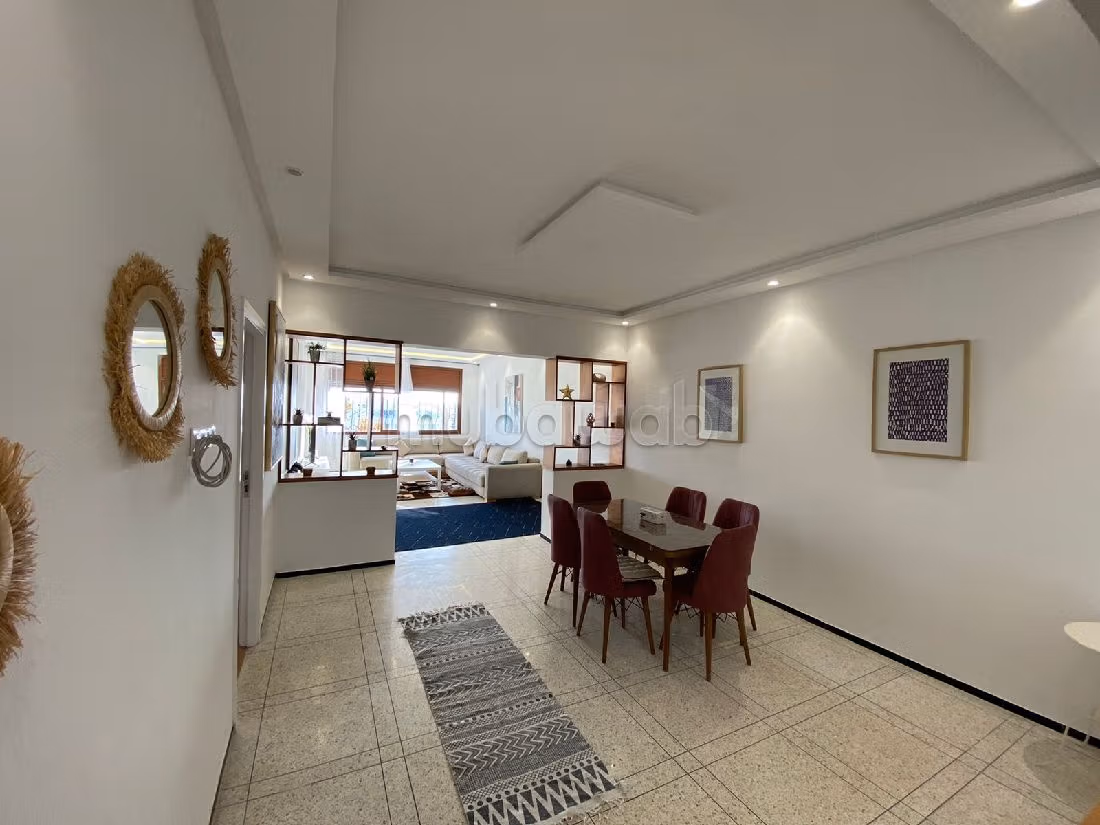 شقق للكراء بملابطا. 3 قطع رائعة. باب متين ومدفئة مركزية.