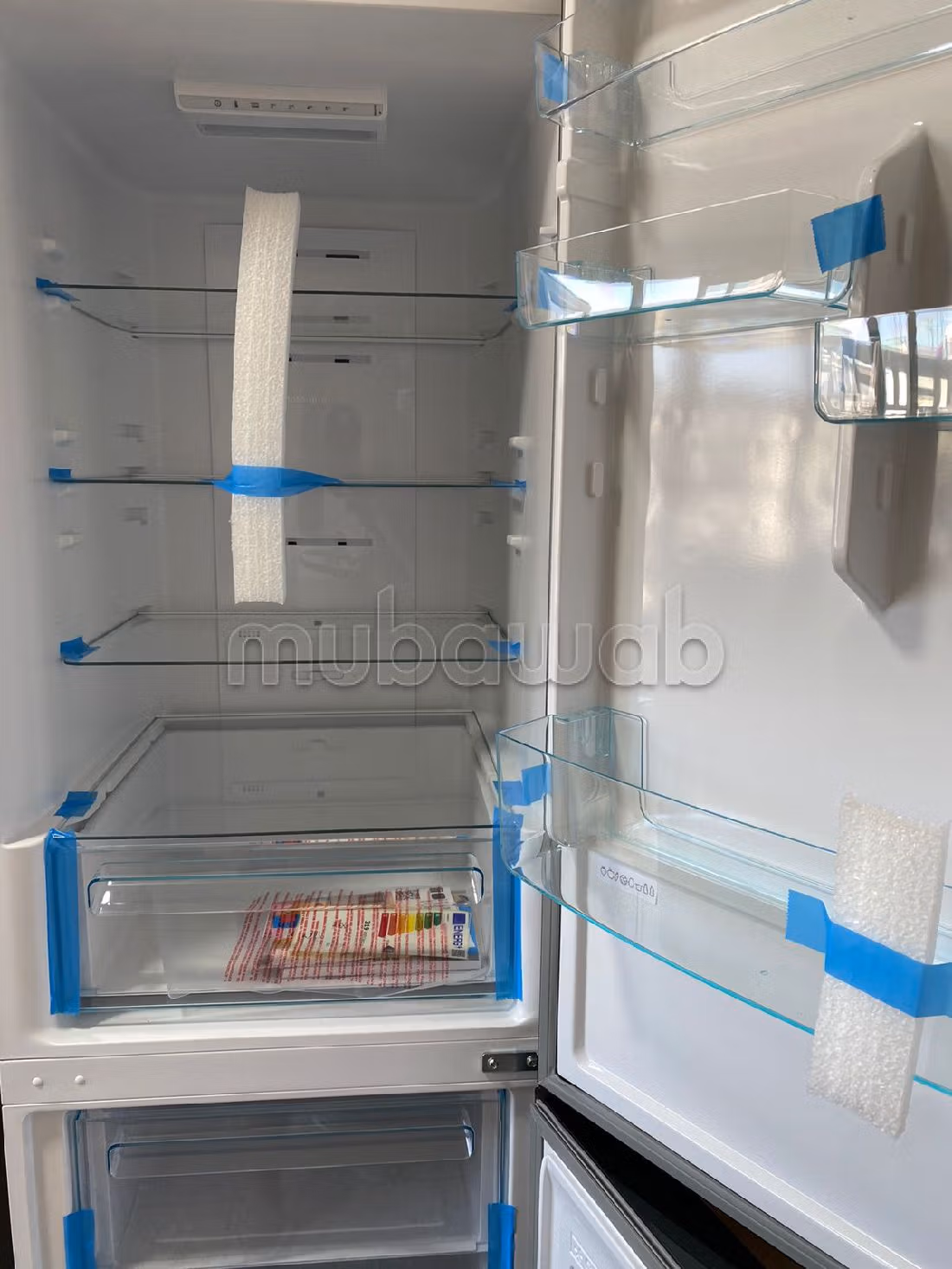 شقق للكراء بملابطا. 3 قطع رائعة. باب متين ومدفئة مركزية.