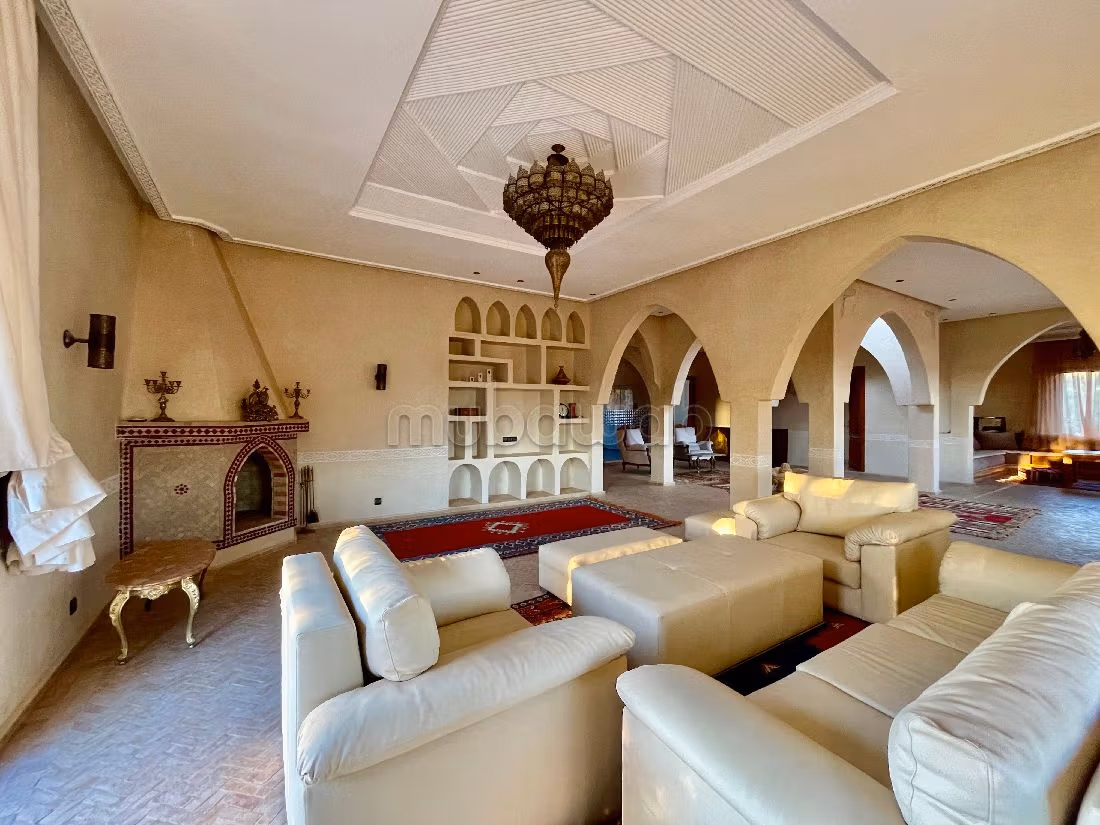 Somptueuse maison à vendre à Arrière Pays. Superficie 3600 m². AVNA Définitive