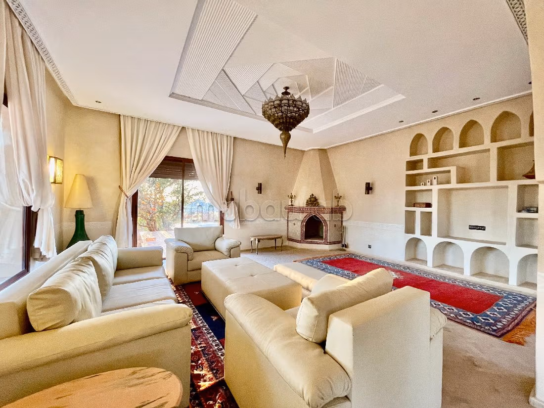 Somptueuse maison à vendre à Arrière Pays. Superficie 3600 m². AVNA Définitive