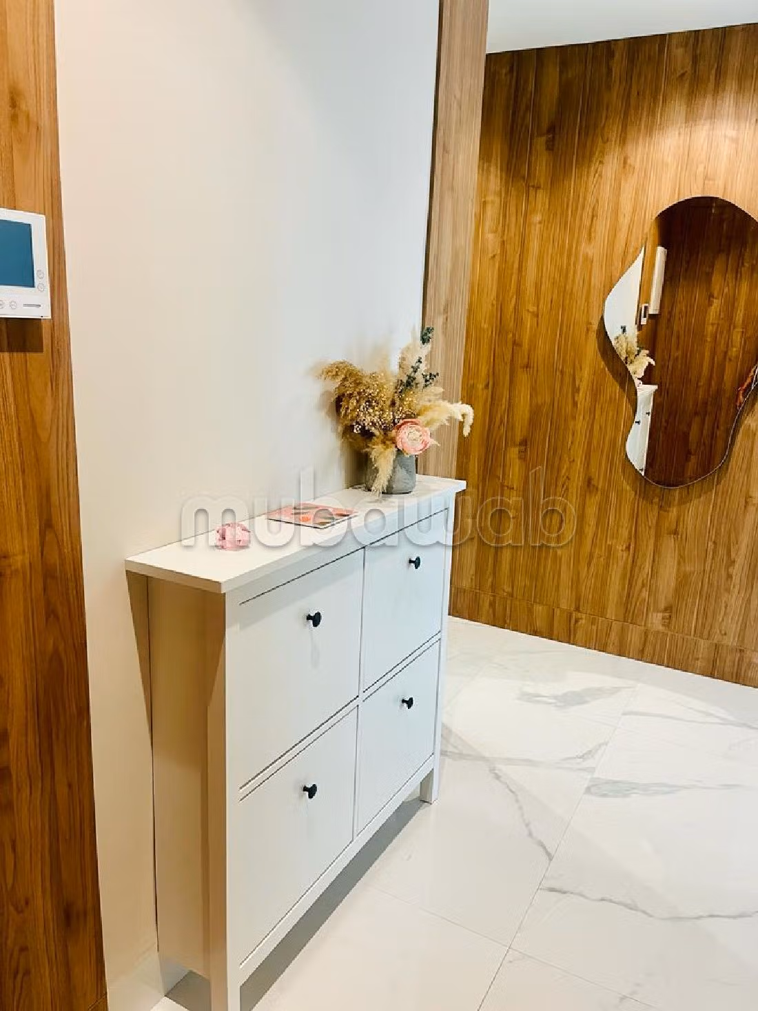 Rent an apartment in Bourgogne Ouest. 3 rooms. Furnished. 