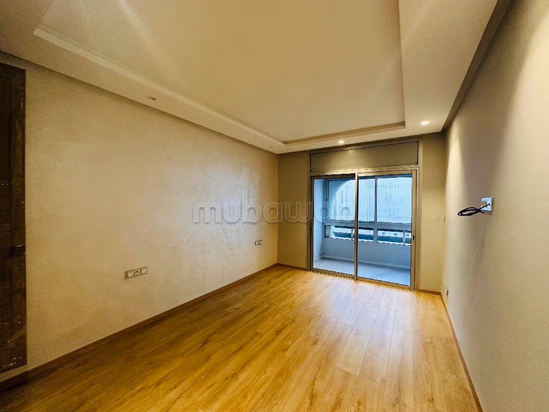 Splendido appartamento in affitto a Maârif. Superficie totale 130 m². Ascensore. 