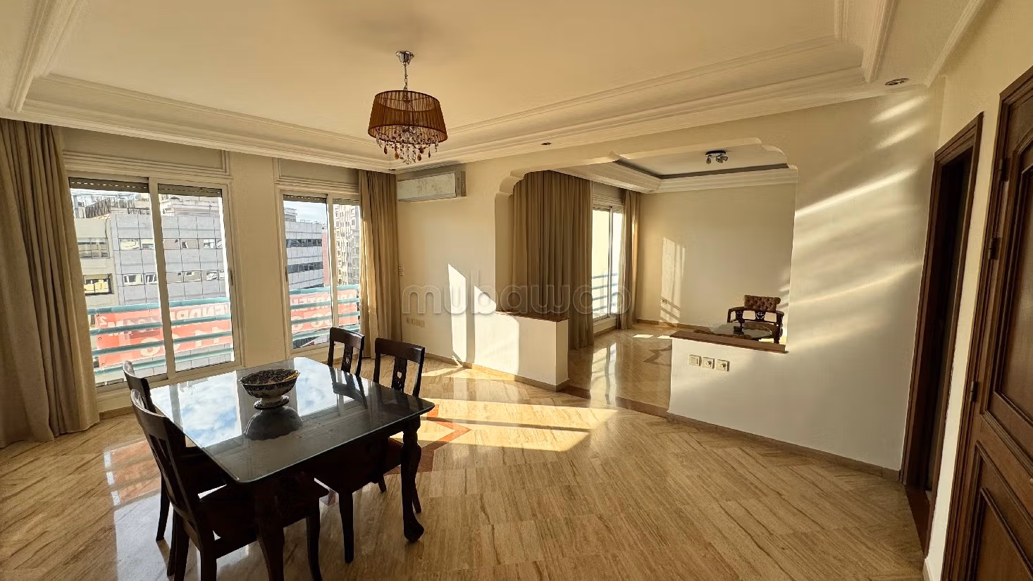 Busca pisos en venta en Anfa. 3 habitaciones. Garaje y terraza. 