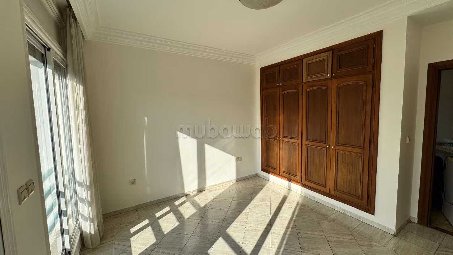 Busca pisos en venta en Anfa. 3 habitaciones. Garaje y terraza. 