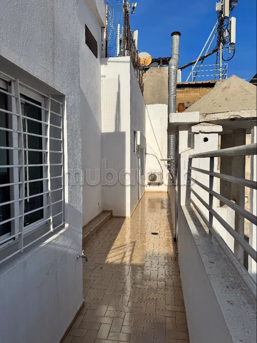 Busca pisos en venta en Anfa. 3 habitaciones. Garaje y terraza. 