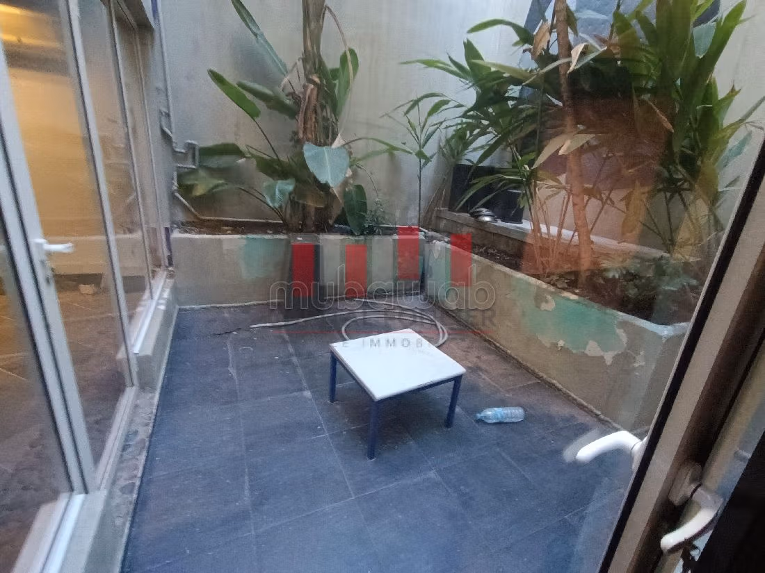 Ufficio disponibile in affitto. Superficie di 351 m²