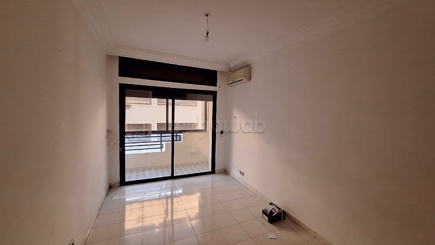 Piso en venta en Racine. 4 habitaciones. Salón tradicional. 