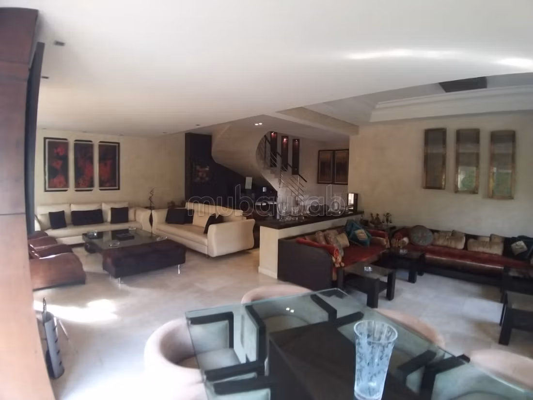 Villa de lujo en venta en Ain Diab. 7 habitaciones grandes. Bodega, gran terraza. 