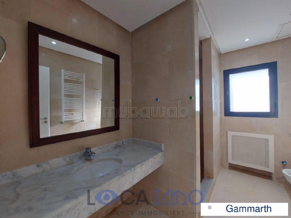 A louer un rez de chaussée de villa en S4 avec piscine à Gammarth
