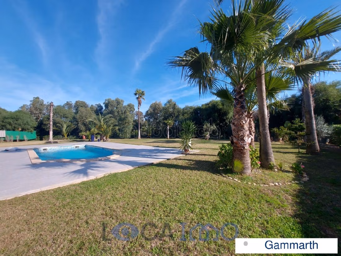 A louer un rez de chaussée de villa en S4 avec piscine à Gammarth