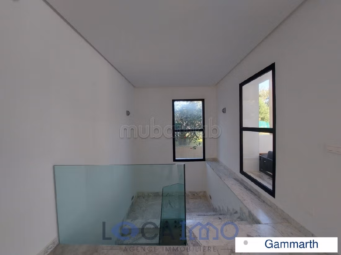 A louer un rez de chaussée de villa en S4 avec piscine à Gammarth
