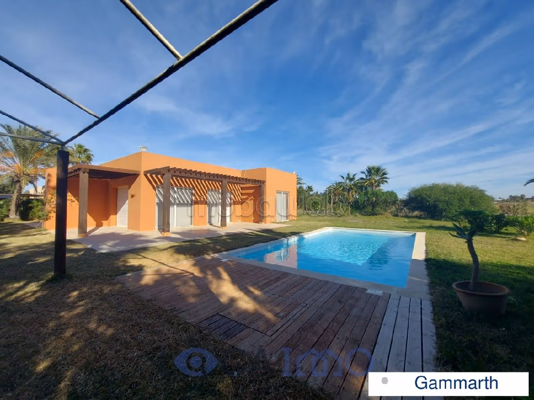 A louer une villa en S3 avec piscine à Gammarth