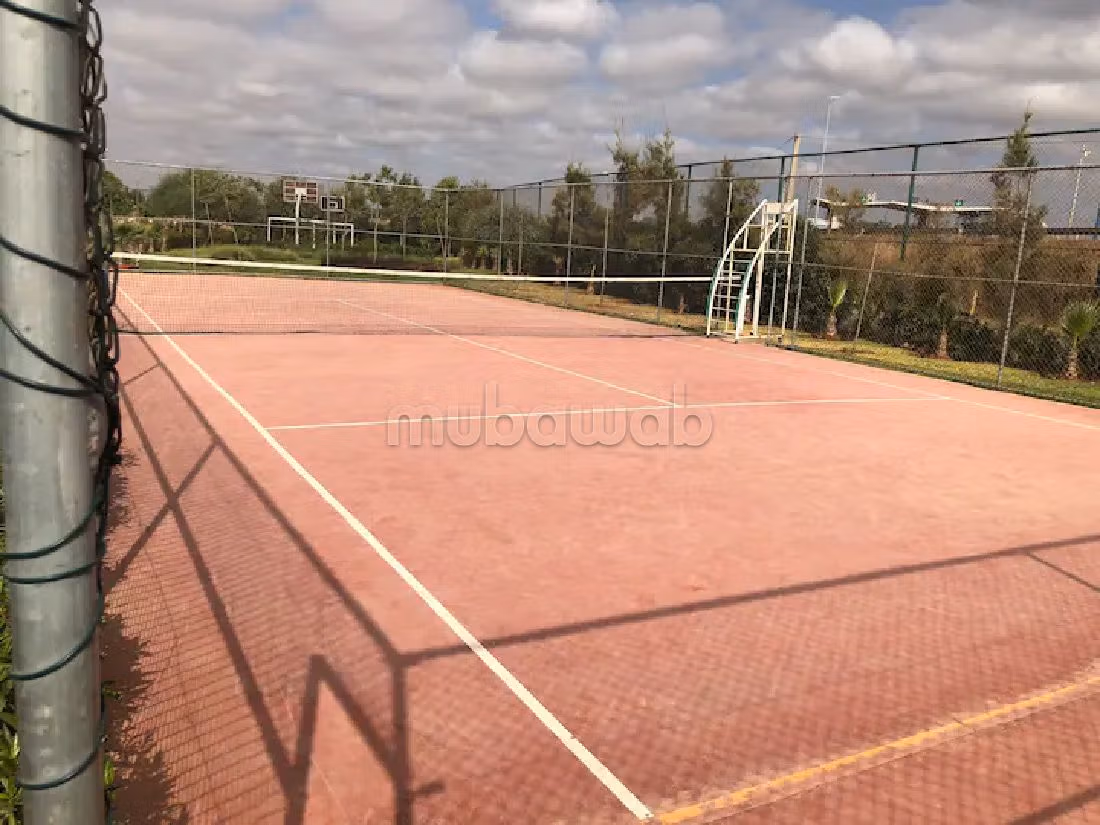 Huurappartementen beschikbaar in La Siesta. Totale oppervlakte 40 m². Met lift en tuin.