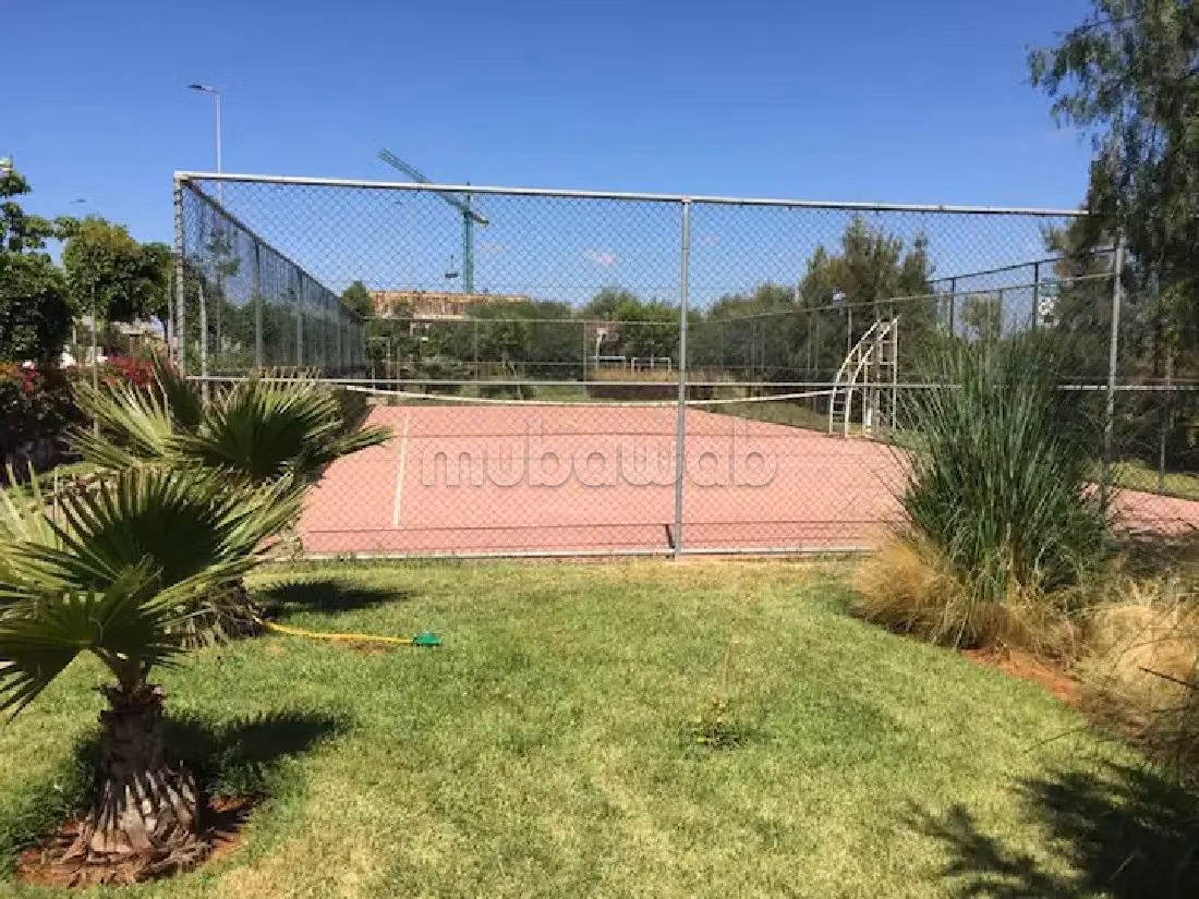 Huurappartementen beschikbaar in La Siesta. Totale oppervlakte 40 m². Met lift en tuin.