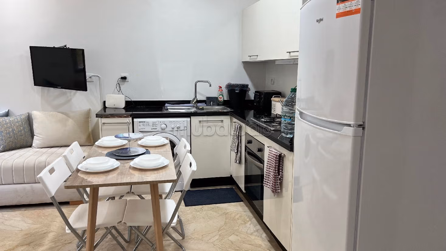 Huurappartementen beschikbaar in La Siesta. Totale oppervlakte 40 m². Met lift en tuin.