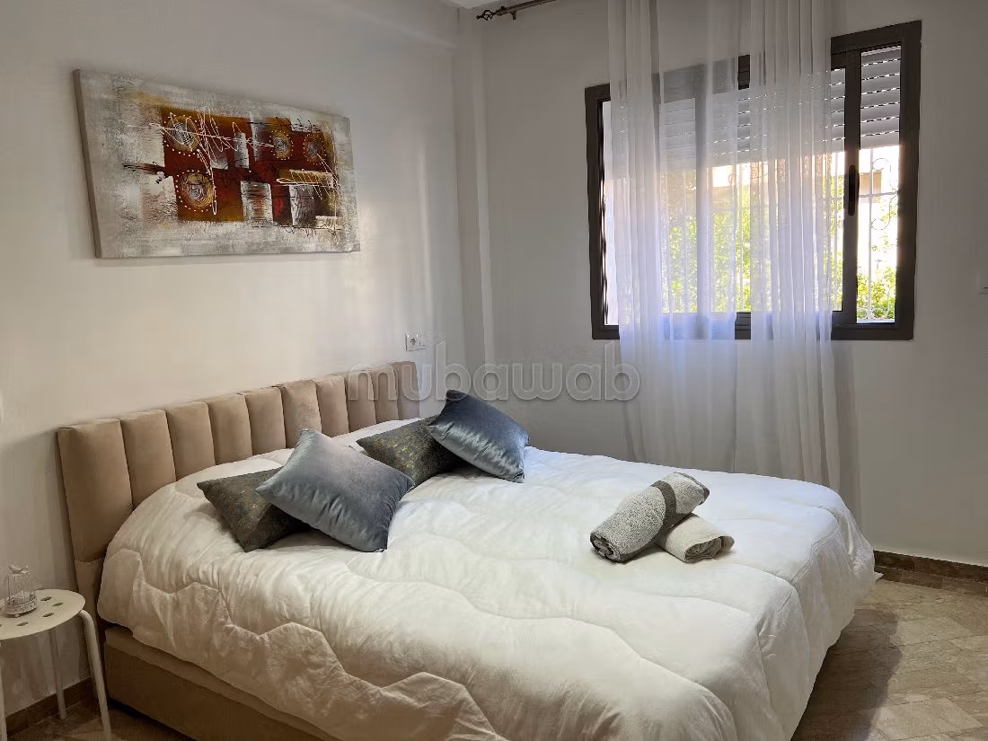 Huurappartementen beschikbaar in La Siesta. Totale oppervlakte 40 m². Met lift en tuin.